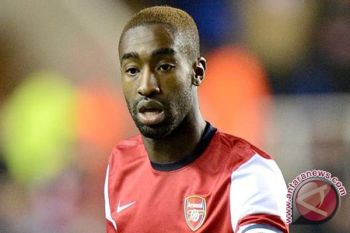 Hamburg sewa Djourou dari Arsenal