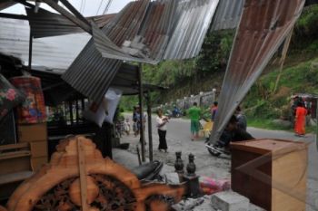 Korban Gempa Bener Meriah Butuh Tenda