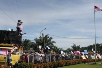 Masyarakat Bawan Hentikan Aktivitas di PT AMP Platation