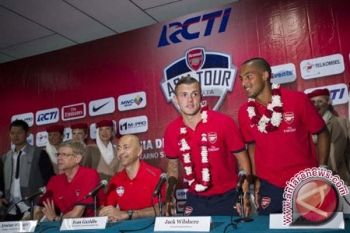 Rombongan Arsenal Senang Di Indonesia