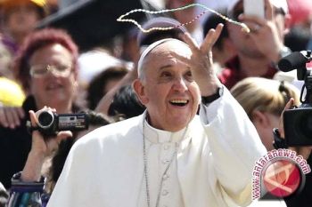  Vatikan Bekukan Dana Pastor Terduga Penyelundup Uang
