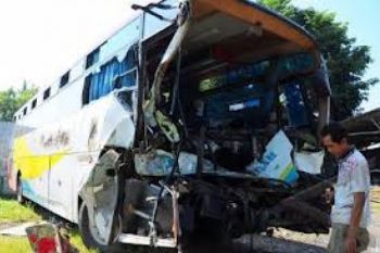 Truk-Bus Tabrakan di Moskow Tewaskan 15 Orang