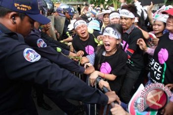 Karyawan PT BAP Unjuk Rasa Ke DPRD Barsel