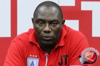 Jacksen Mengaku Terpukul Dengan Kekalahan Telak Timnya