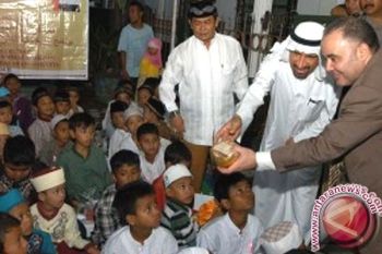 1.984 Janda Miskin Gresik Terima Bantuan Ramadhan