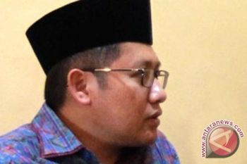 Anas Nikmati Kopi Di Pasar Hongkong Singkawang