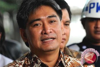  Choel Mallarangeng Penuhi Panggilan KPK