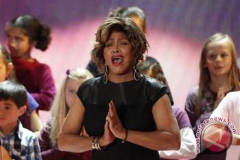 Tina Turner menikahi pacar lama 