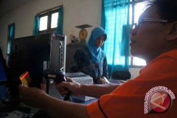 Pemkab Waykanan Bantu Petugas Pos Salurkan BLSM