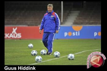Hiddink mundur sebagai pelatih  Anzhi