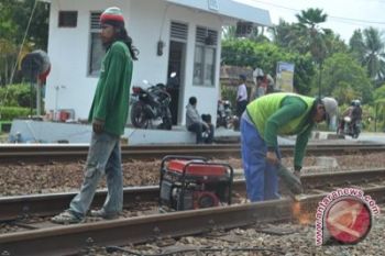 Warga diminta tidak beraktivitas di rel kereta 
