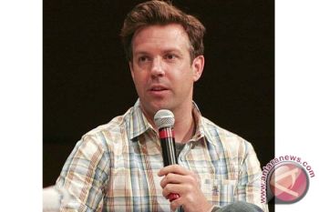  Jason Sudeikis Tinggalkan "Saturday Night Live" NBC