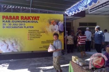 Disperindagkopesdm Gunung Kidul bagi 1000 paket sembako