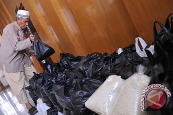 Masjid Agung Palembang terima zakat masyarakat 
