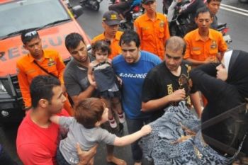 Dua Awak Kapal Pengangkut 61 Imigran Diamankan