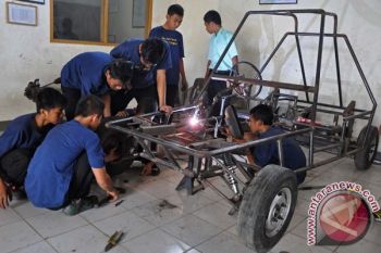 Pattiro: Harga Jual Seragam Sekolah Keterlaluan