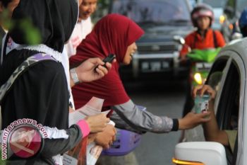 PKS Tamalanrea Bagi-Bagi Takjil Ala Tamsil-Das'ad