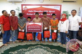 Telkomsel bantu anak yatim di Mataram
