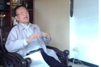 Demi Pengetahuan, Prof Eko Beli "Playboy"