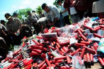 Ribuan Petasan Hasil Operasi Ketupat Dimusnahkan