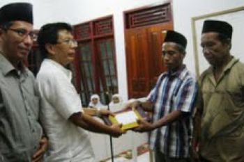 Koran Haluan Bantu Mushalla Al Hidayah Agam