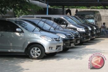 Mobil Parkir Barut Wajib Guna Plat Kalteng