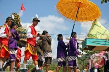 Melihat Grebeg Ketupat di Magelang