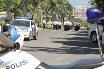 Lomba gerak jalan di Bitung