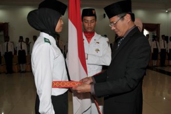 Gubernur Sumbar Kukuhkan Paskibraka 2013