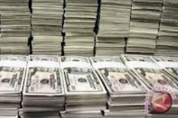 Dolar Sedikit Menguat Terbantu Kenaikan Imbal Hasil Obligasi