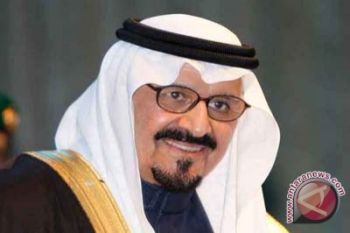 Antusias Warga Menyaksikan Raja Salman Sambutan Di Istana 