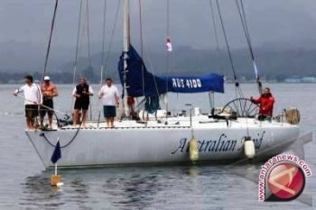 "Australian Maid' perahu layar pertama masuk finish