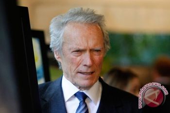 Clint Eastwood gantikan Steven Spielberg di "American Sniper"