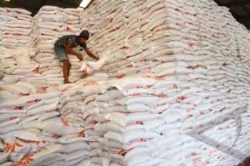 Bulog Bukittinggi Mulai Salurkan Rastra