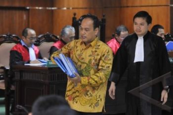 Uang Terselip dalam Lampiran Pledoi Djoko Susilo