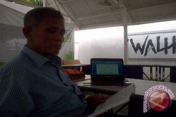Warga Samosir Protes Hutan Hancur, Ancam Kembalikan Kalpataru !