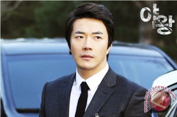Digosipkan pacari Kang Ye-bin, Kwone Sang-woo bereaksi