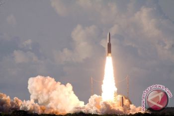 Satelit pemetaan gravitasi bumi terbakar di atmosfer