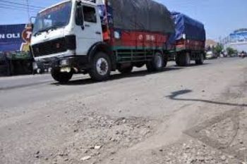 Polisi Kudus Ancam Menilang Truk Non-Sembako