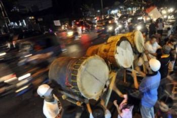 Ketika Takbir Bergema dalam Arakan Bedug Kupat