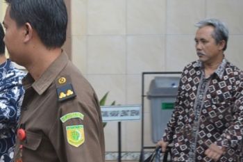 REKTOR UNSOED DITAHAN