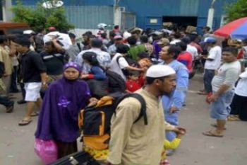 Arus Balik/Foto Joko Sulistyo