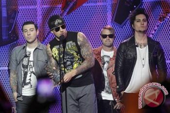 Avenged Sevenfold puncaki tangga album Inggris