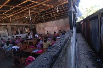 Belajar Dipuing Sekolah Pasca Kebakaran