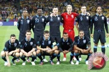  Empat Pemain Inggris Absen Berlatih