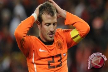 Van der Vart Mundur dari Timnas