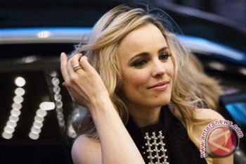 "About Time" puncaki box office Inggris