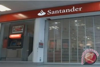  Empat Pria Coba Kendalikan Komputer Bank Di Inggris