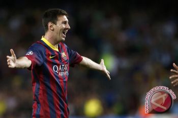 Messi cetak trigol saat Barca menang 7-0