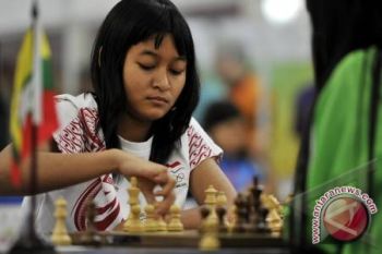 pecatur putri Irene Kharisma meraih perak di Kejuaraan Asia
